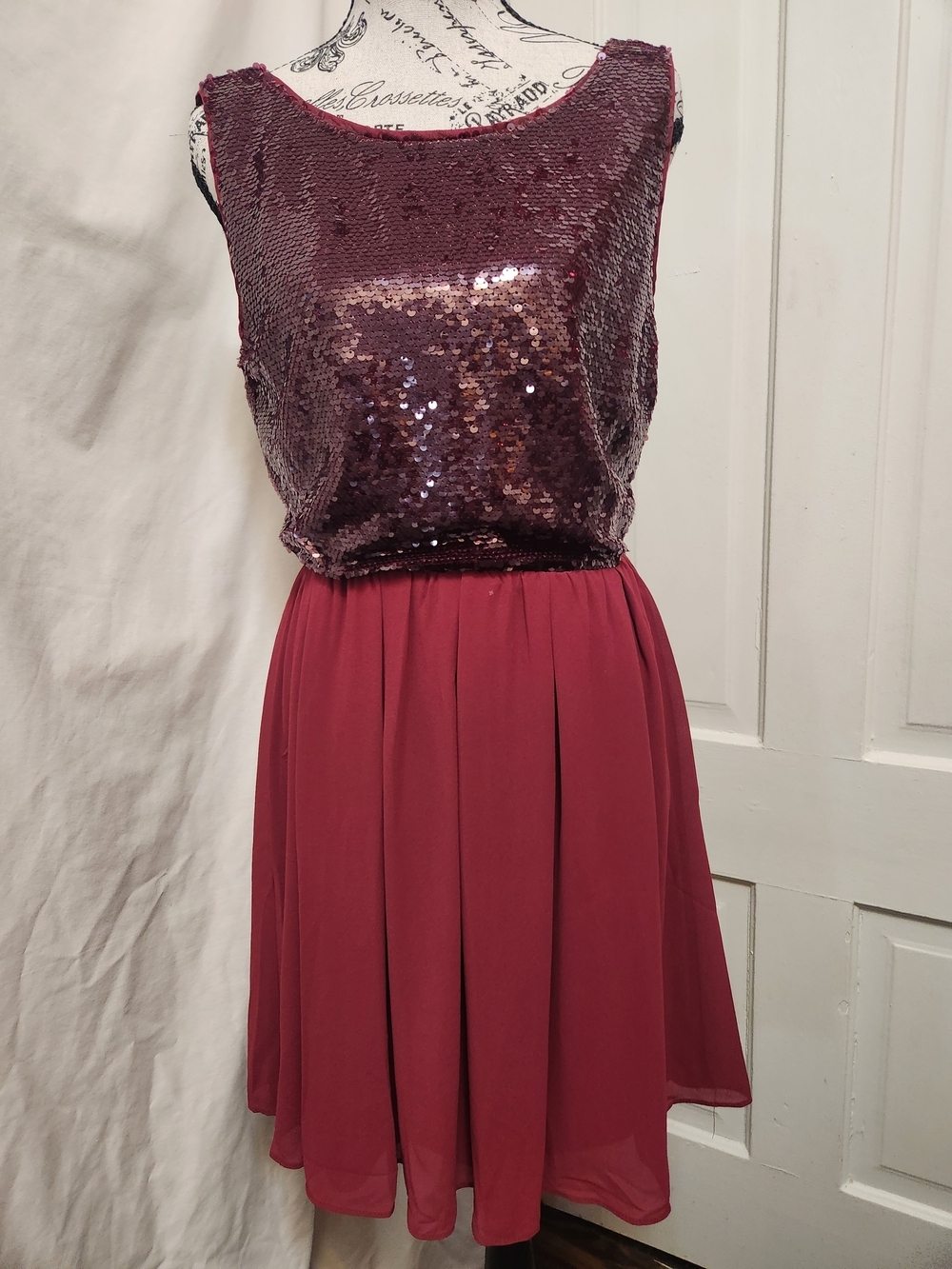 Alythea Fuchsia Sequin Bodice Sleeveless Mini Dress Sz L NWT